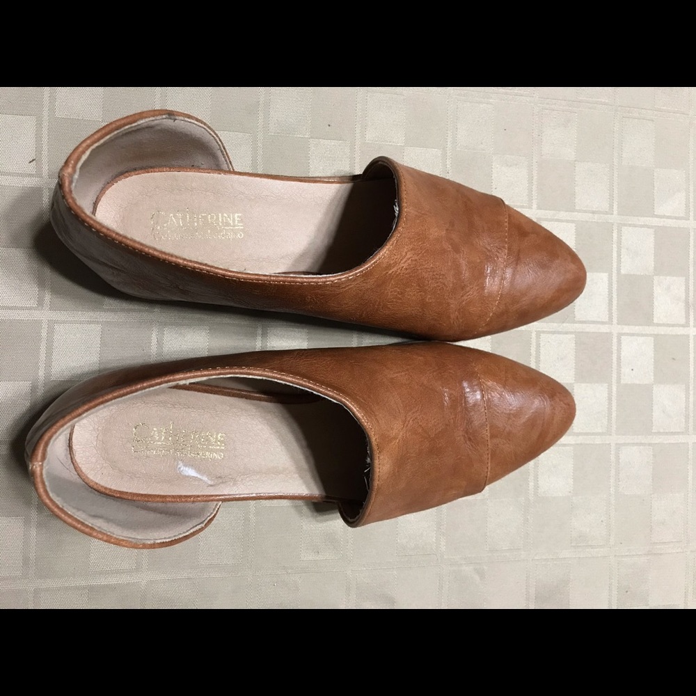 Catherine Malandrino Flats 1” Heel Brown‎ Slip On